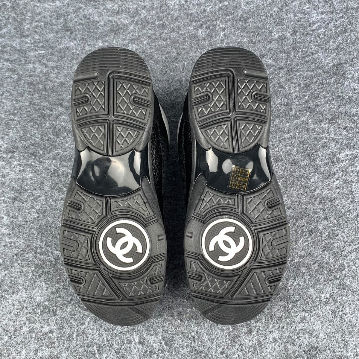 Chanel Wmns CC Logo Sneaker 'Black Brown White